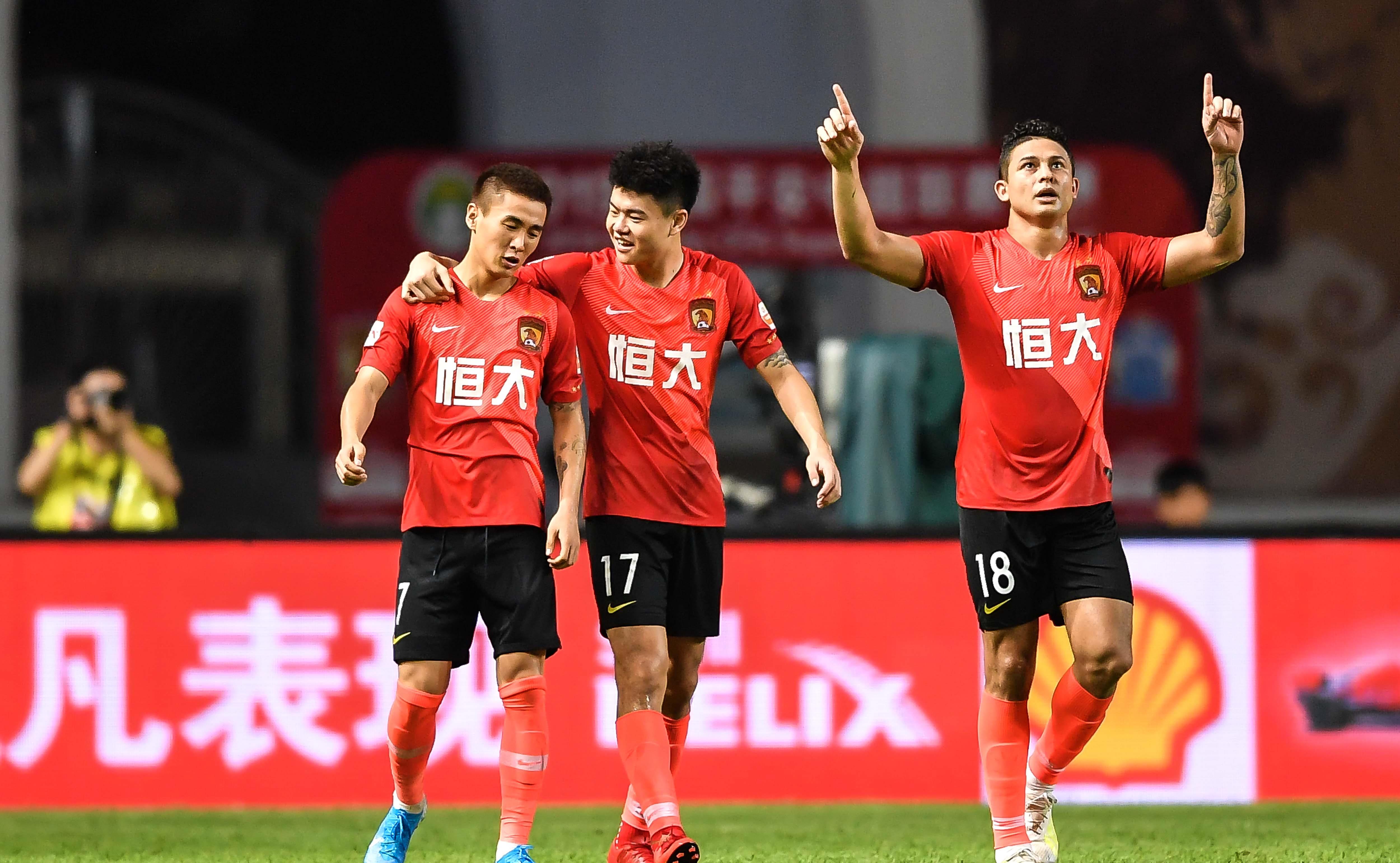 恒大迎战富力，胜利稳住积分榜首位置