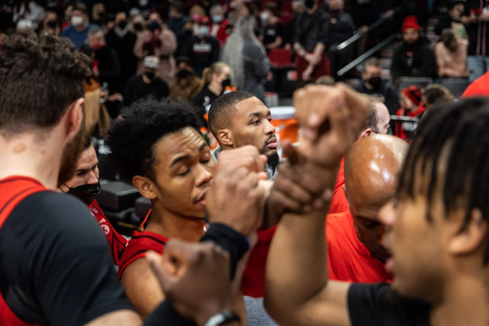 NBA球队举行球迷见面会共庆胜利